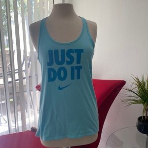 NWT TOP NIKE 4X $20